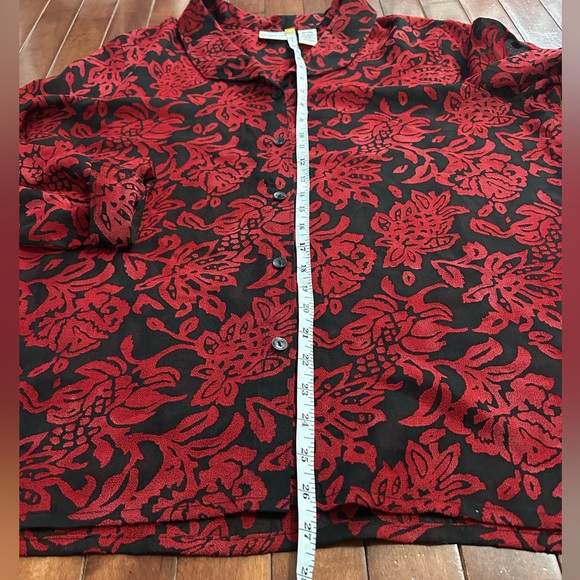 Jaclyn Smith Women’s Black Sheer and Red Floral Appliqué Shirt Blouse Size XL - Picture 6 of 8